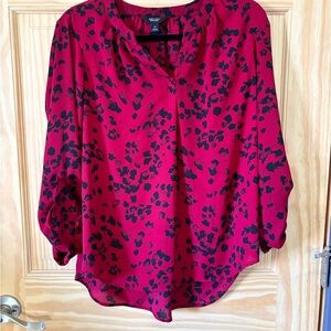 Simply Vera Vera Wang Red and Black Floral Blouse